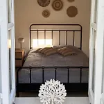 Traditional Residences Apartment *