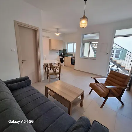 Kiti Traditional Residences アパート