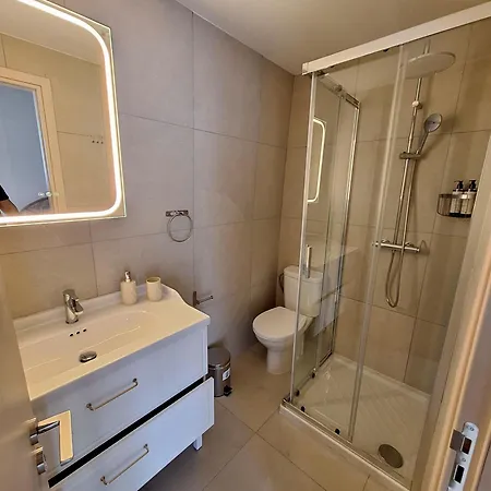 Апартаменти Kiti Traditional Residences *