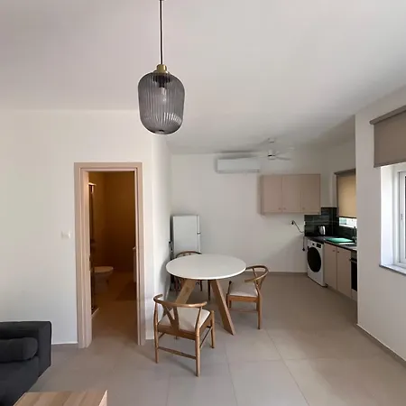 Апартаменти Kiti Traditional Residences